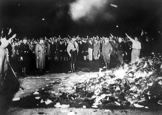 焚书史:纳粹不是开始 伊斯兰国恐怕也不是结束