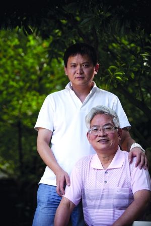 埋头钱堆痴心不改:走近收藏家王子华