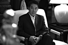 海岩:不收藏黄花梨的小说家不是好编剧
