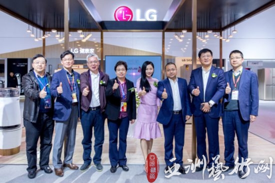 LG SIGNATURE玺印AWE显威力 W7电视称霸全场
