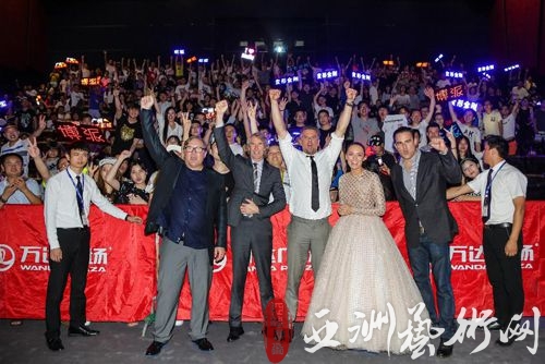 《变形金刚5:最后的骑士》全球首映礼空降广州万达
