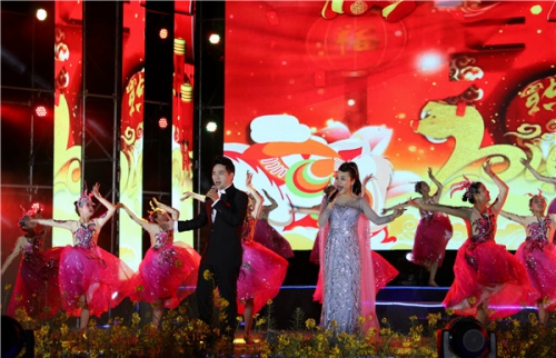 李浩仟文化扶贫公益演唱会精彩呈现罗平国际油菜花旅游节